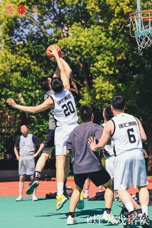 上海市学生篮球锦标赛激战,小嵩特莱赛挑战FMVP 上海市学生篮球锦标赛激战,小嵩特莱赛挑战FMVP